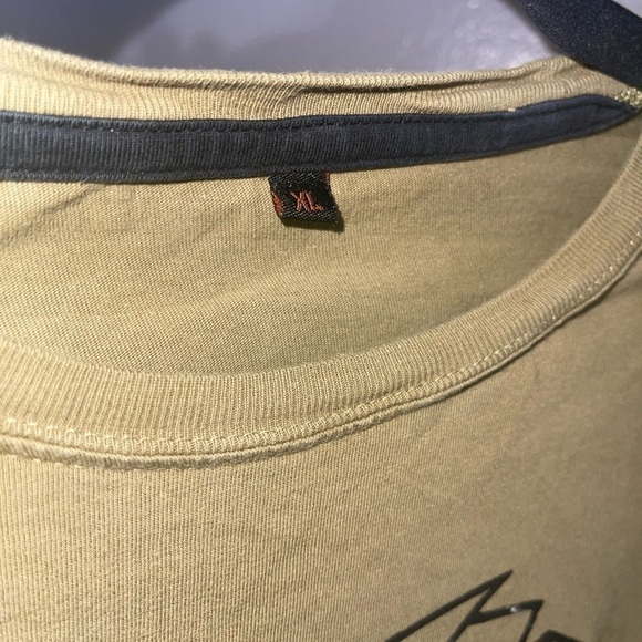 Lion head Men’s Grapic Tee, army green, preloved, size XL - Picture 4 of 5